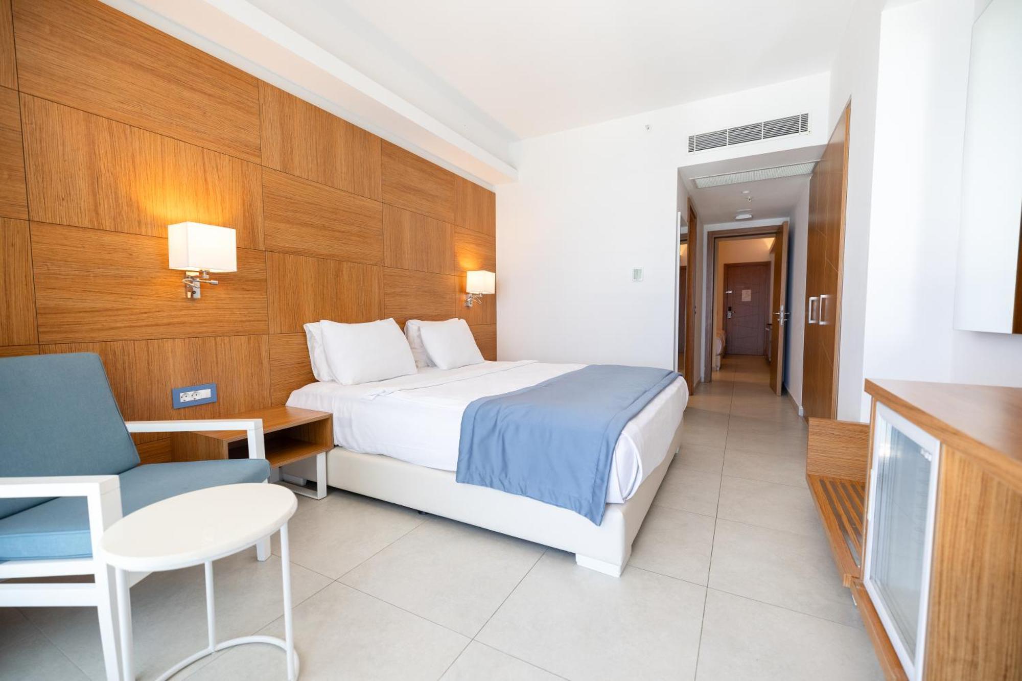 Family Room with Private Bathroom,1655317554:JPEG