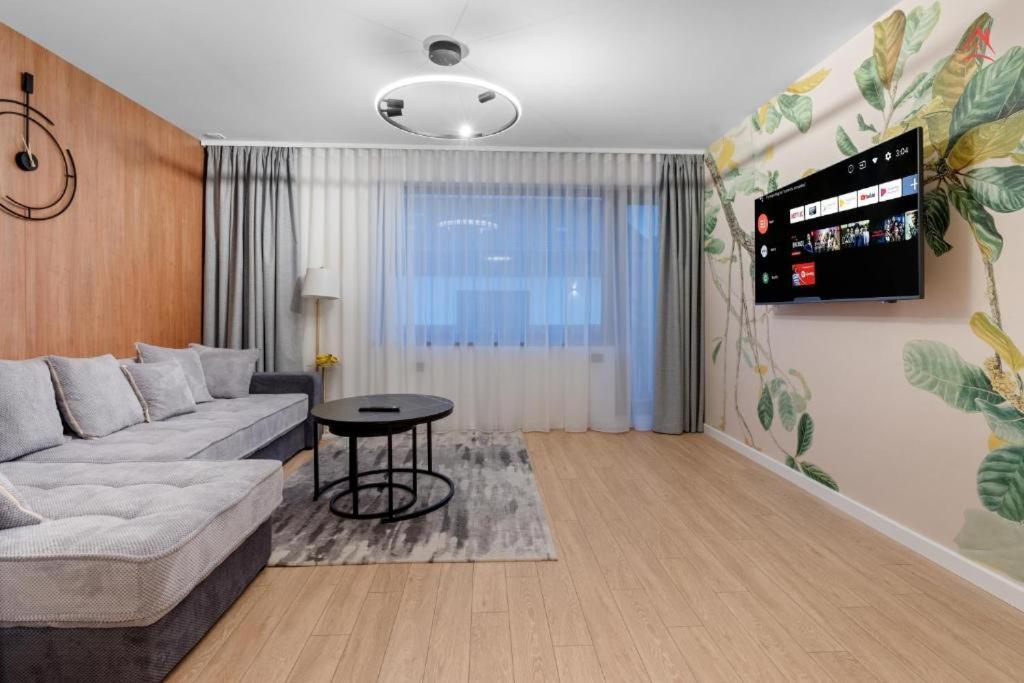 Apartament cu un dormitor, cu balcon şi vedere la munte