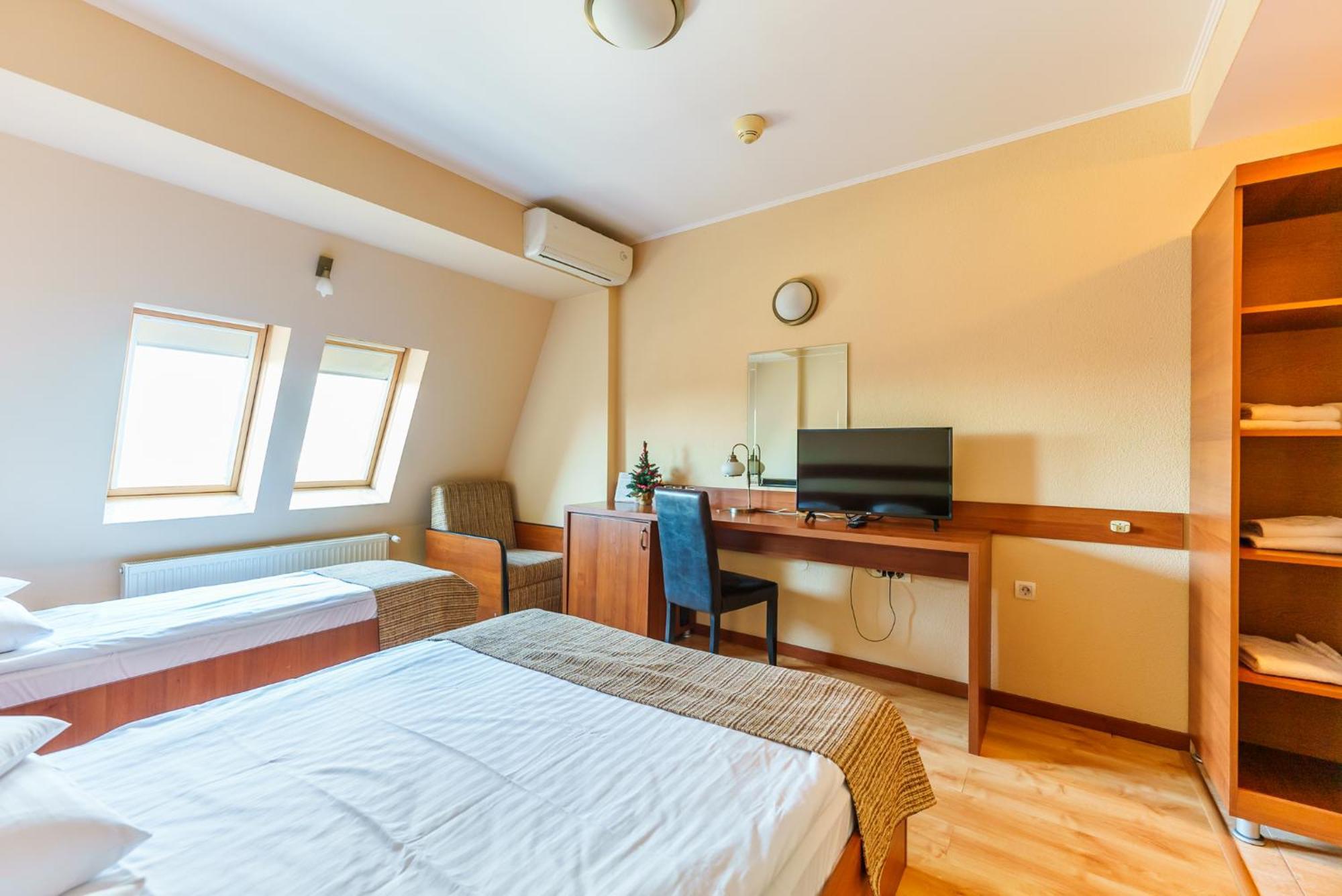 Comfort Triple Room,1669823141:JPEG