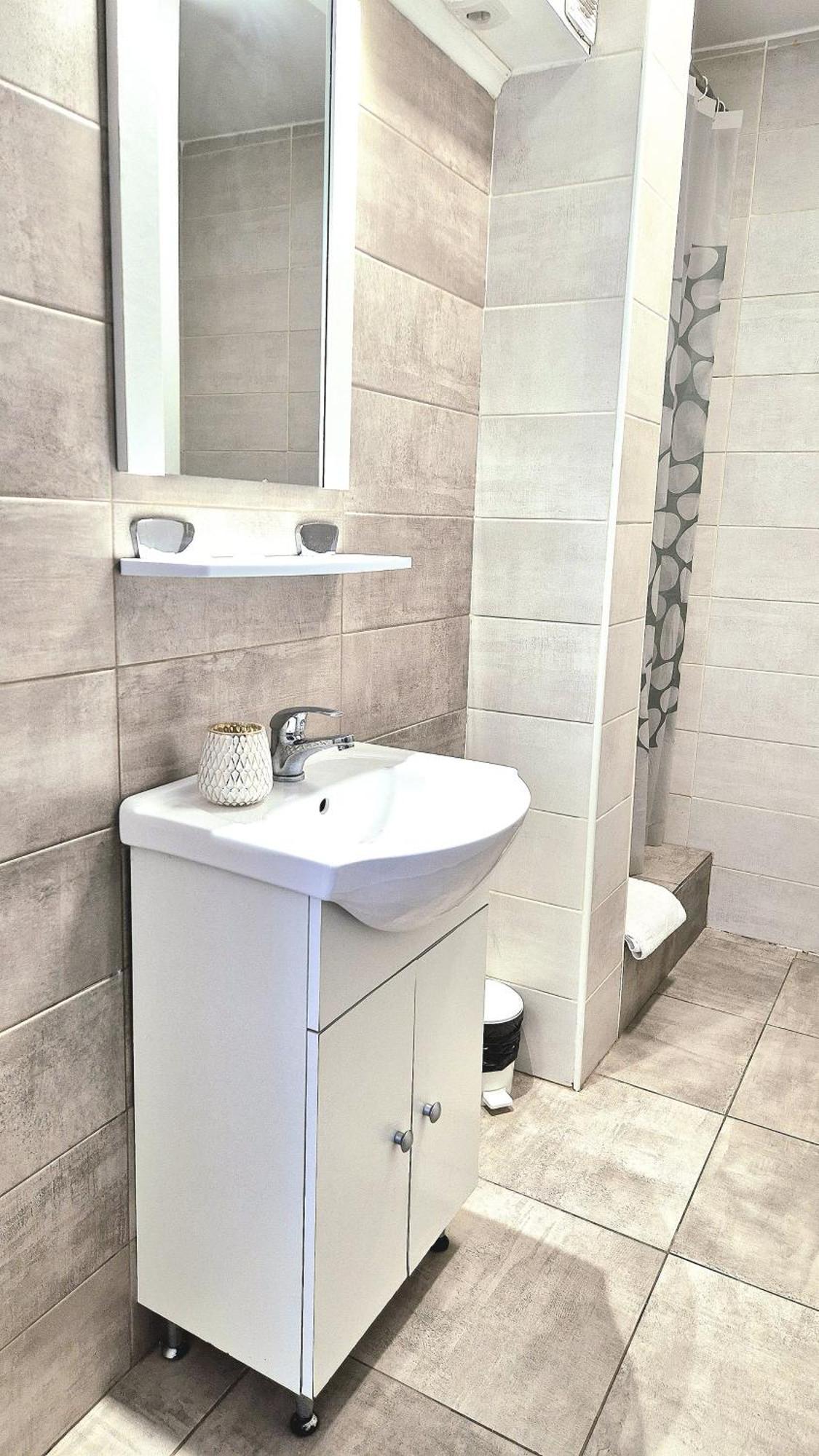 Triple Room,1673947277:JPEG