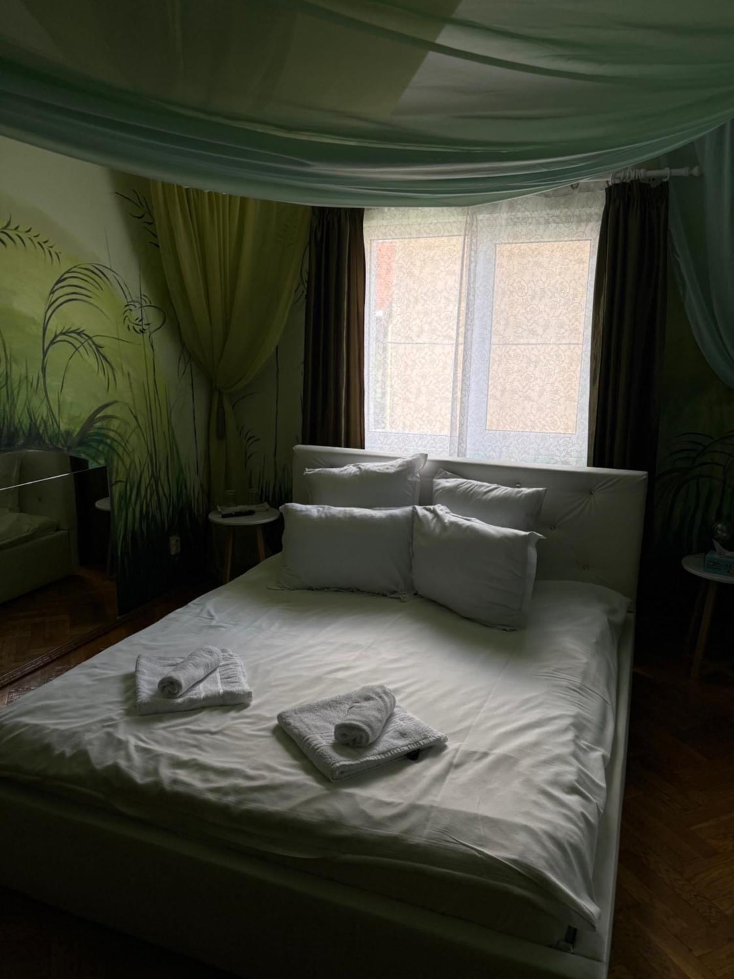 Double Room,1681782538:JPEG
