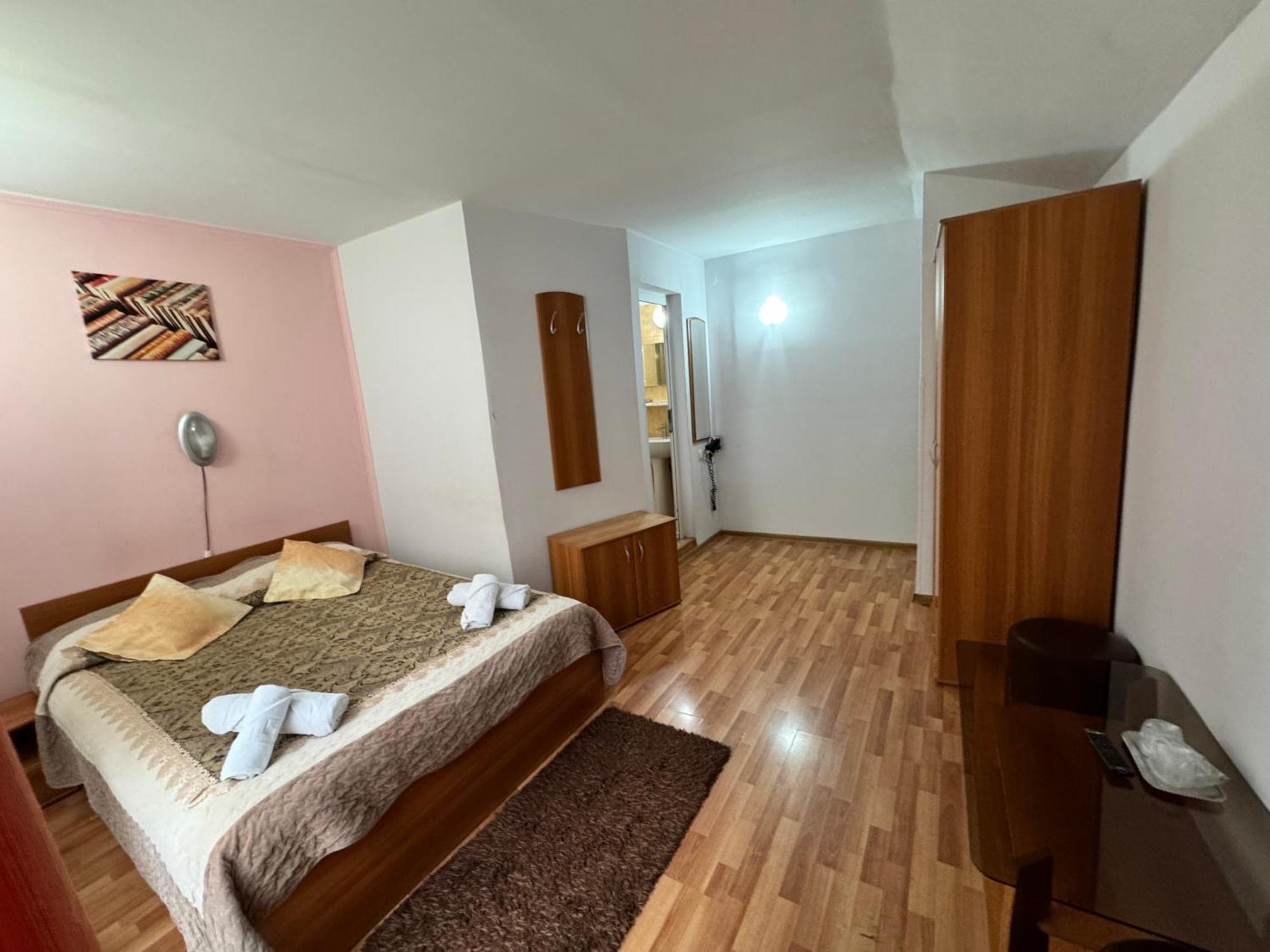 Double Room,1720149209:JPEG