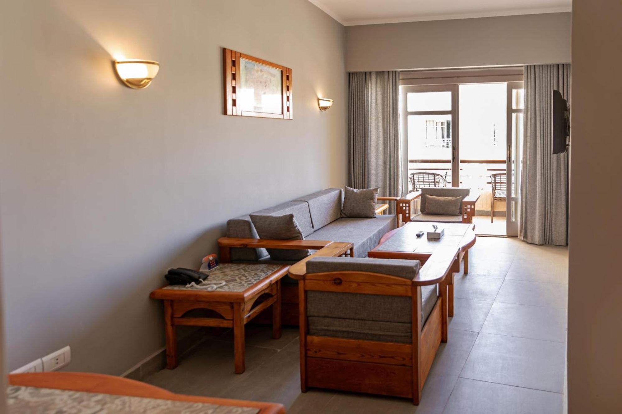 One-Bedroom Apartment,1722914370:JPEG