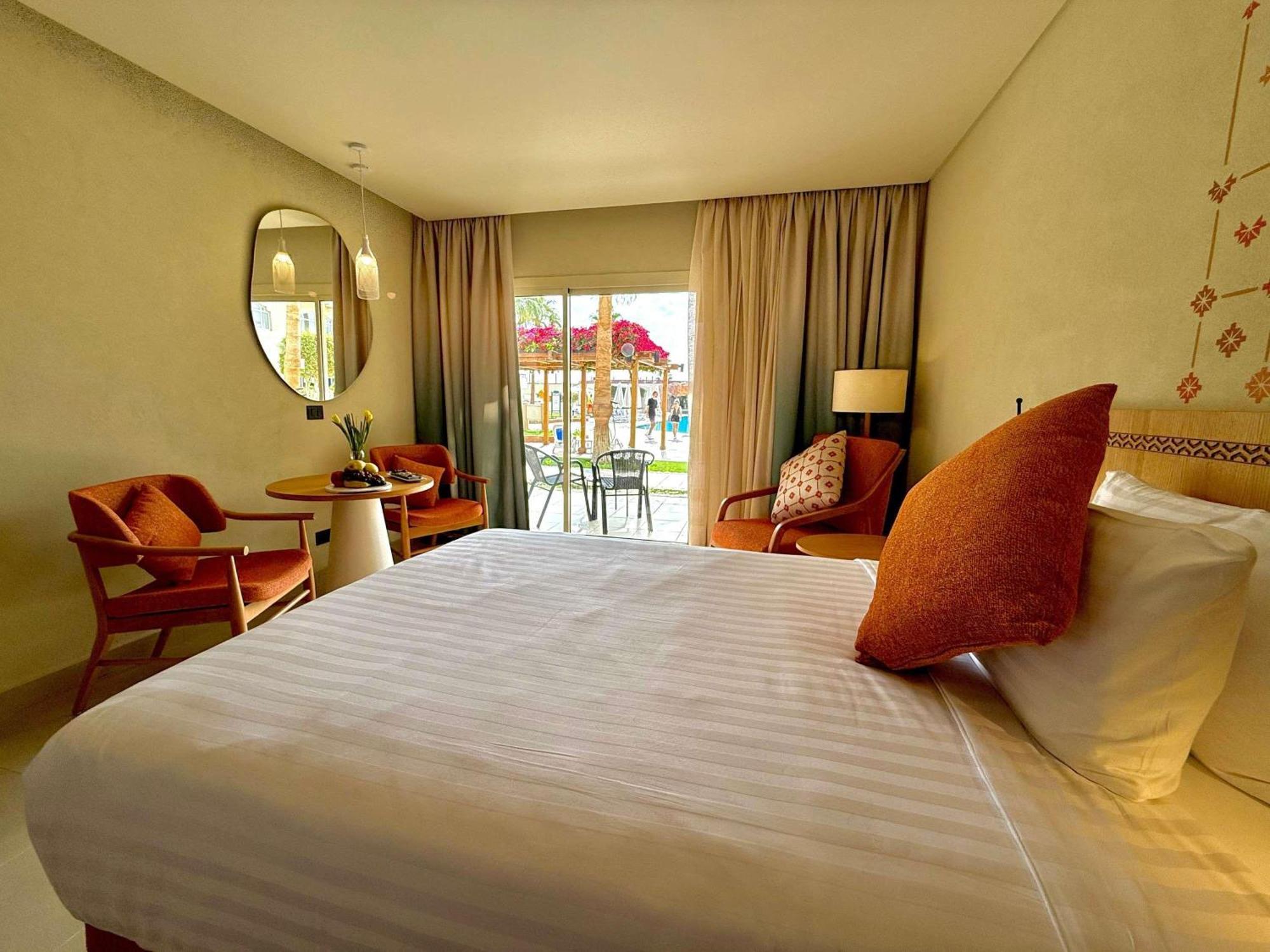 Superior King Room Garden View Beach Side