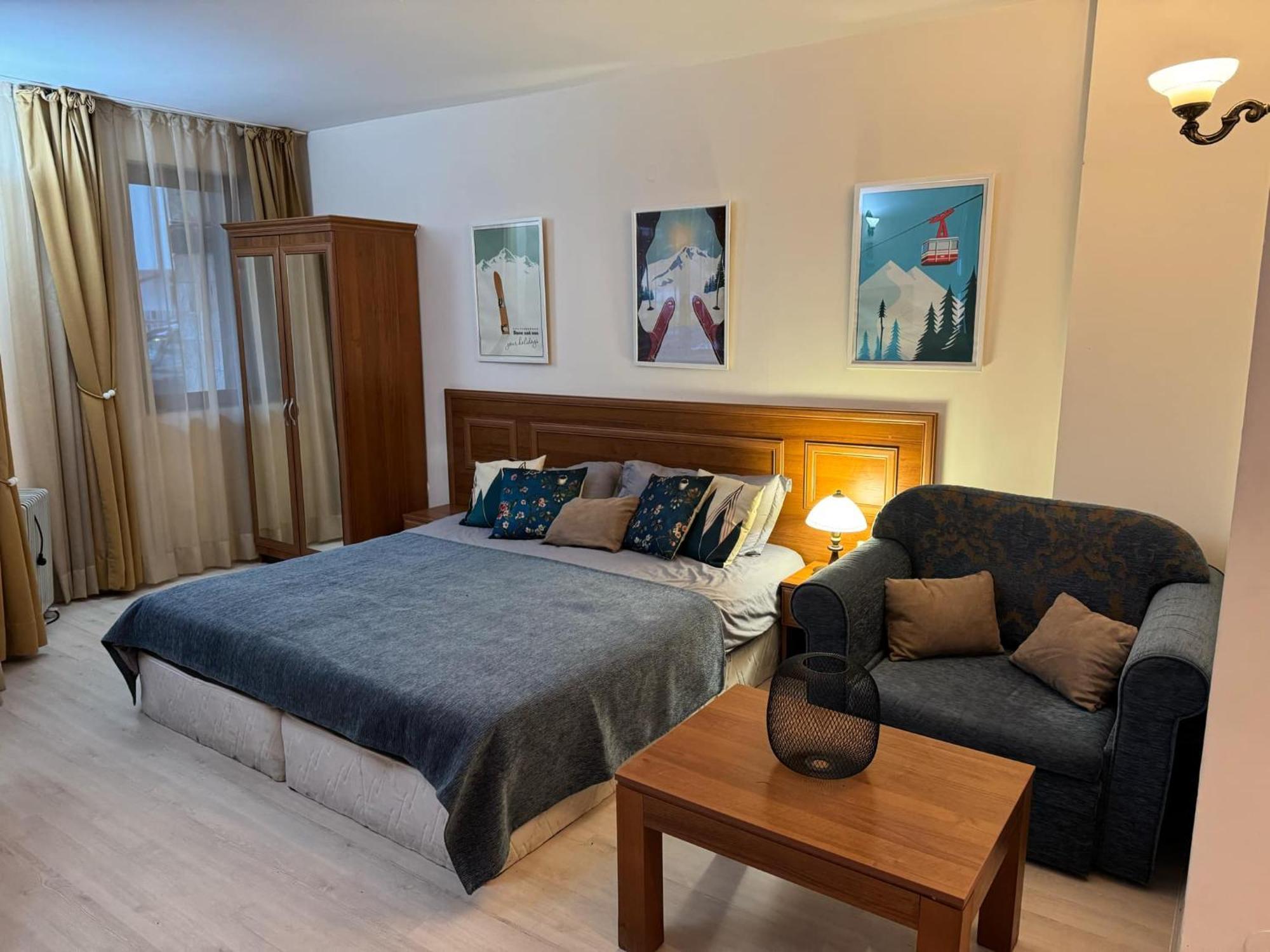 Studio,1744291575:JPEG