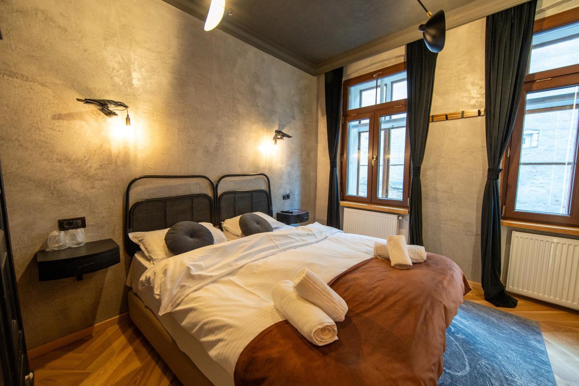 Small Double Room,1748812710:JPEG