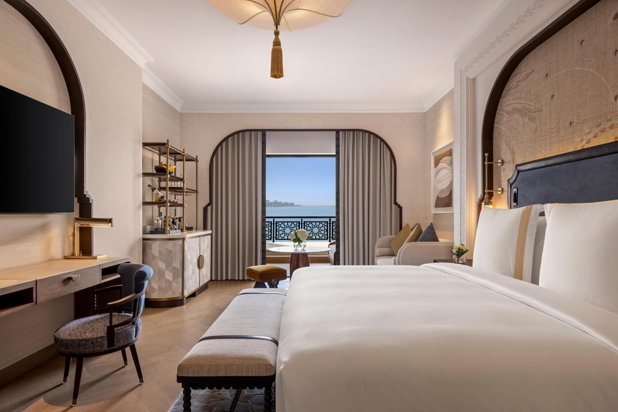 Deluxe Ocean Skyline Room