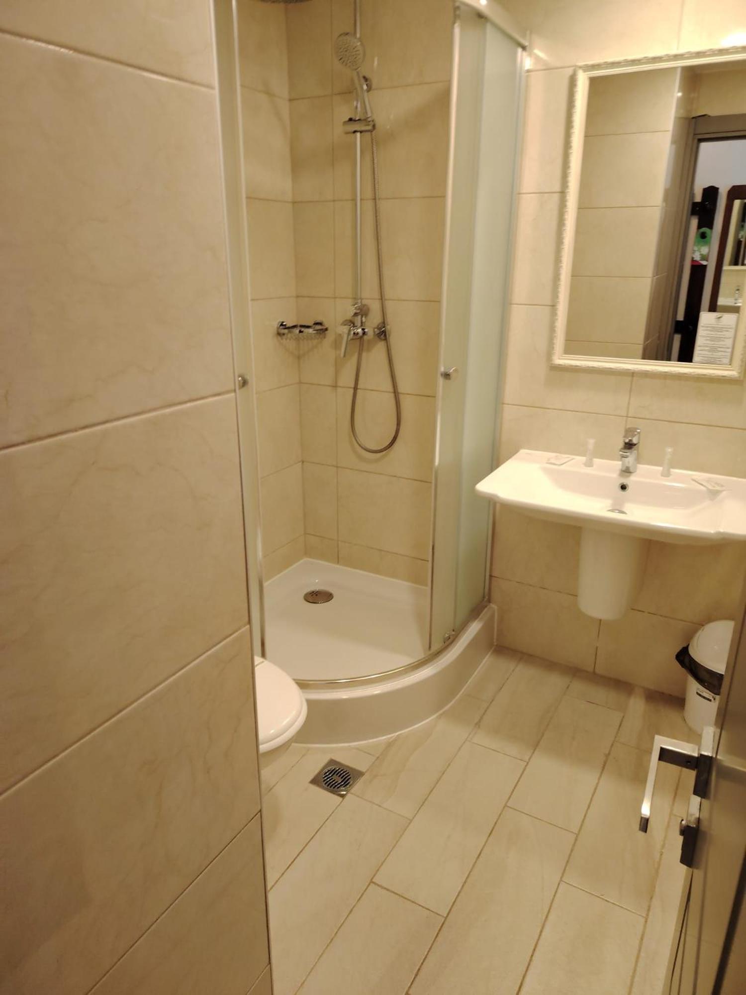 Quadruple Room with Bathroom (no balcony)