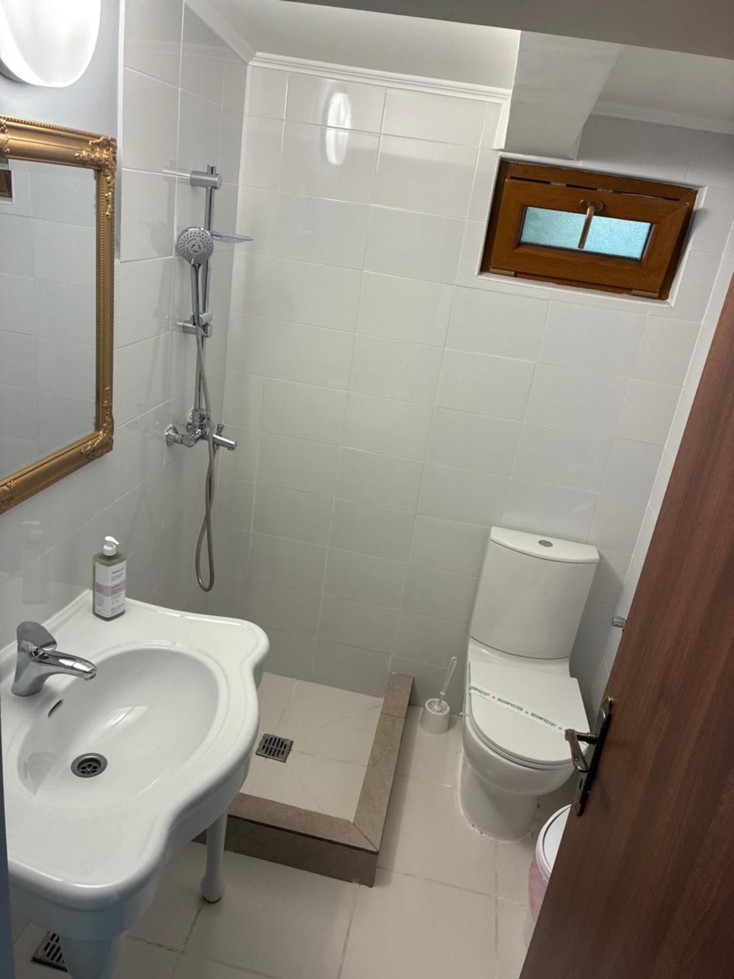 Cameră triplă cu vedere la mare