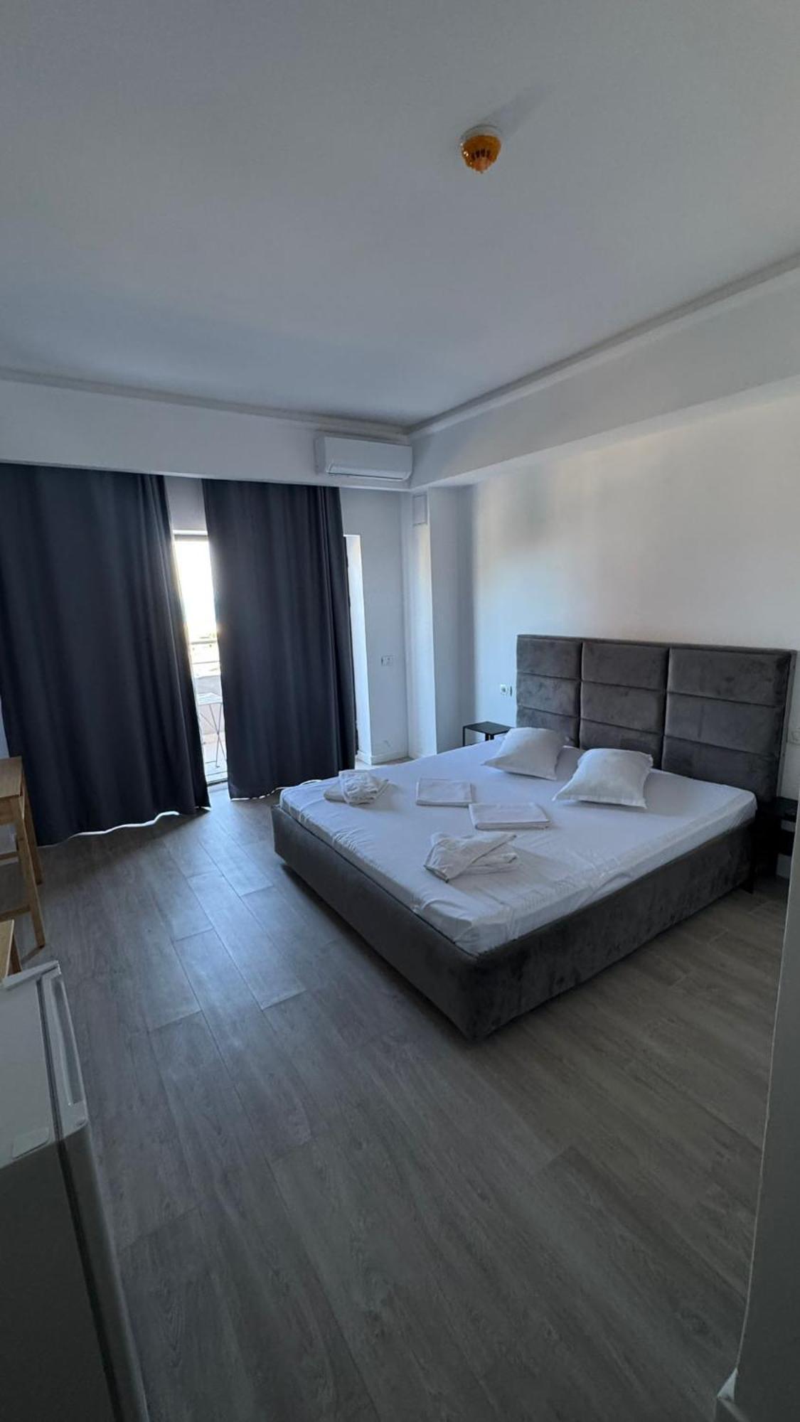 Cameră dublă Deluxe cu balcon