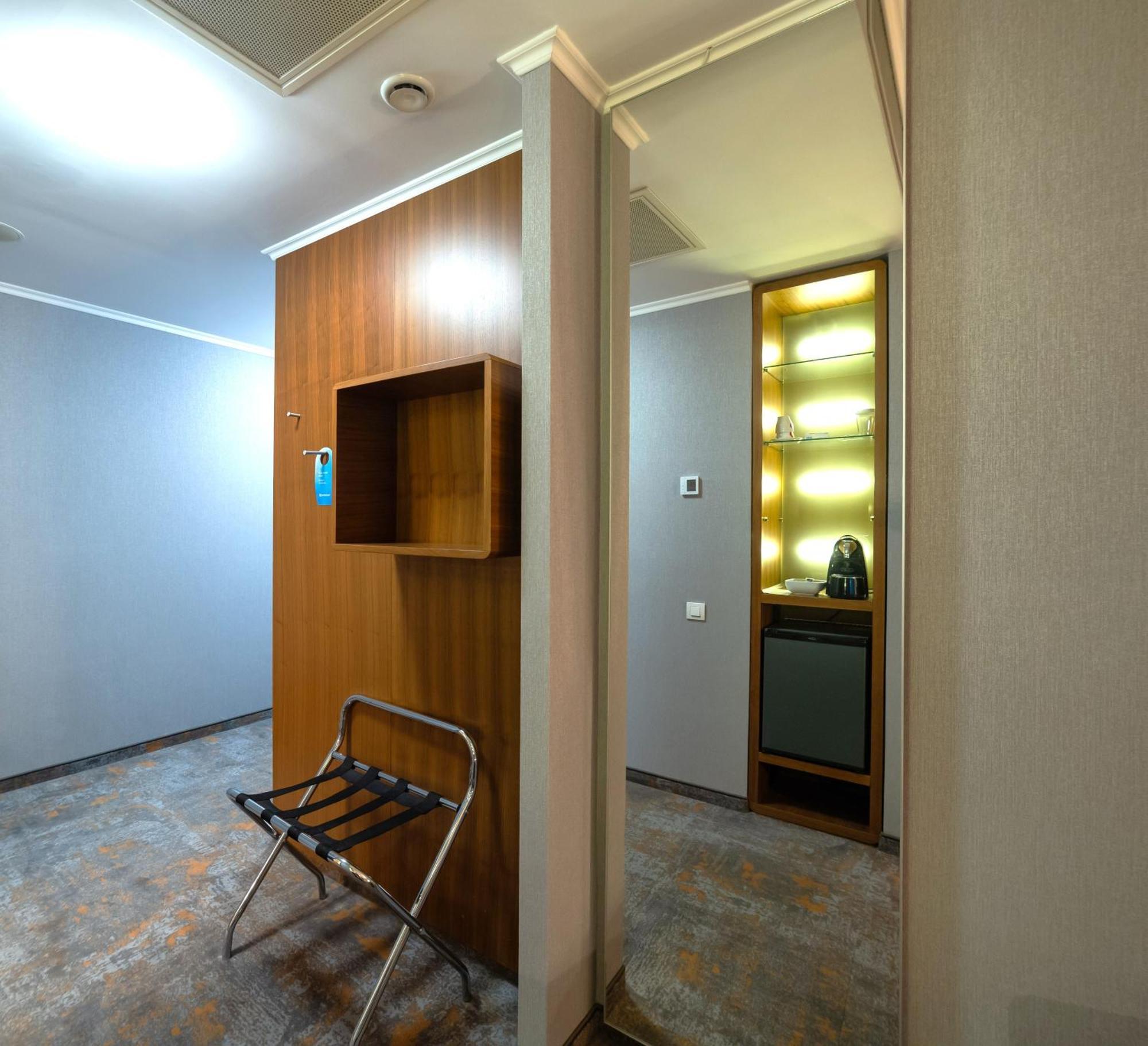 Two-Bedroom Suite with Belle View