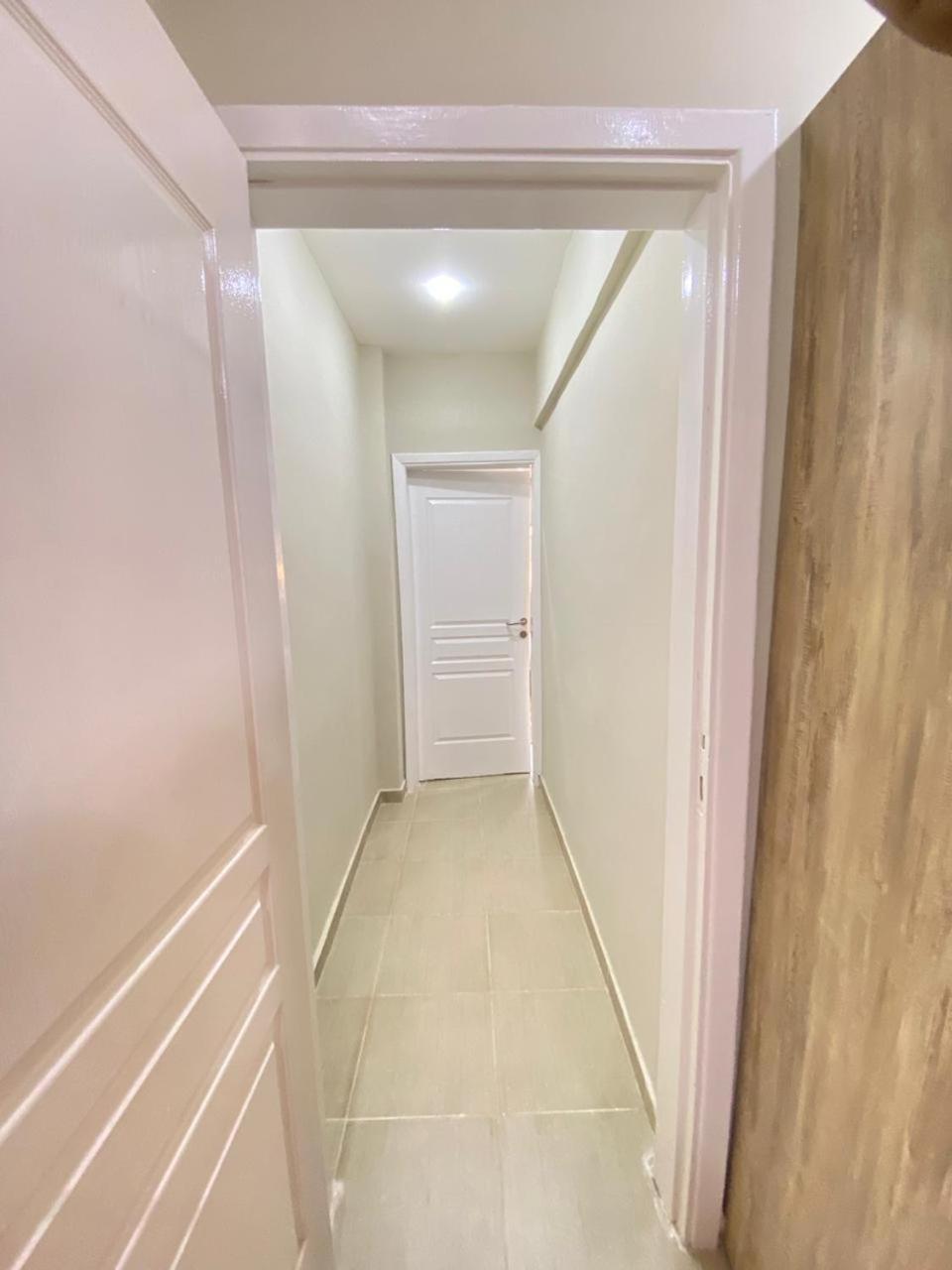 Apartament cu vedere la piscină