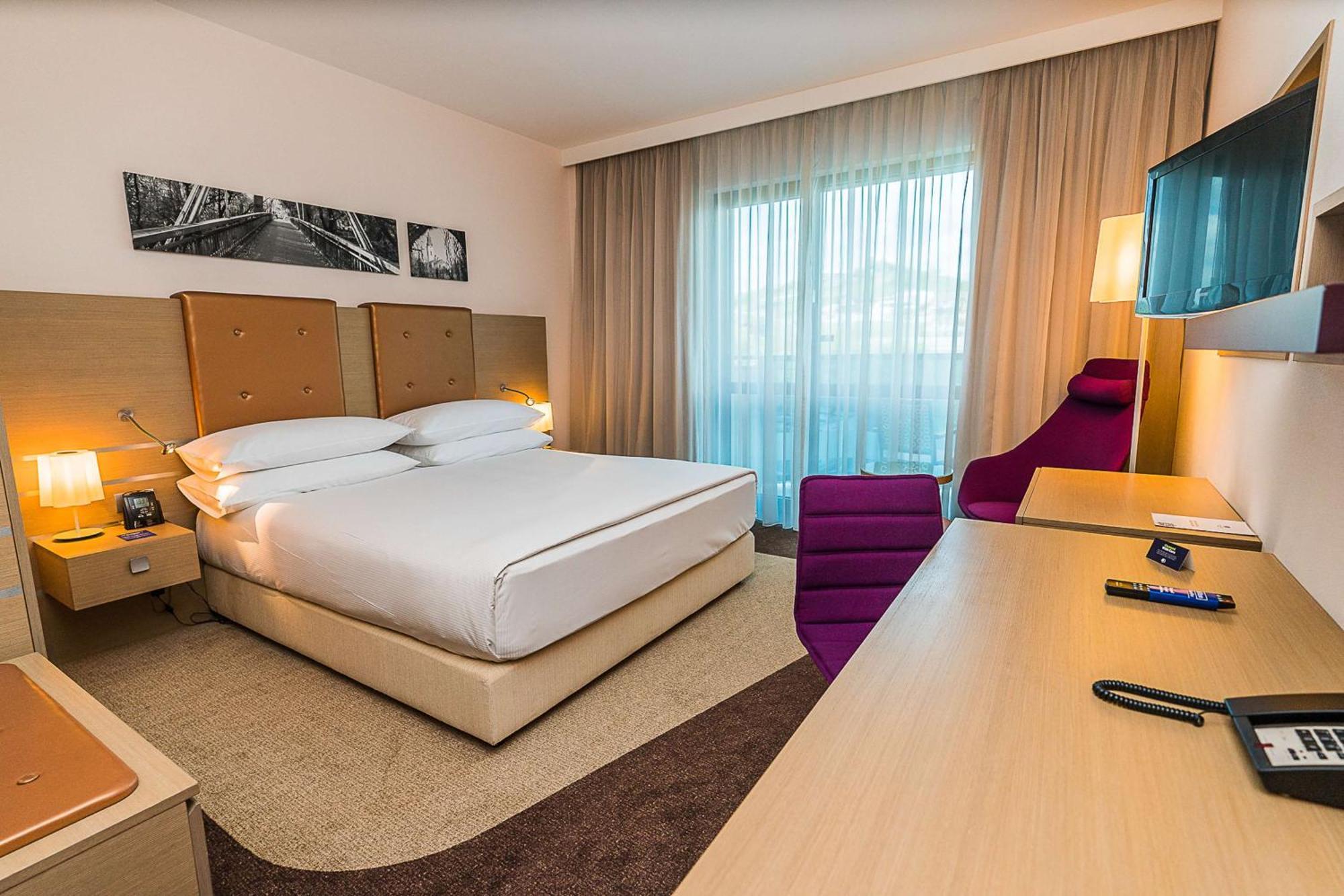 Cameră de familie Deluxe cu balcon