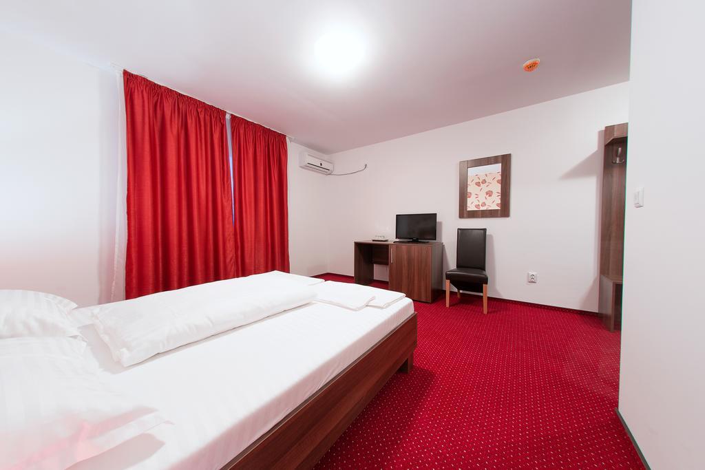 Double Room,224140295:JPEG