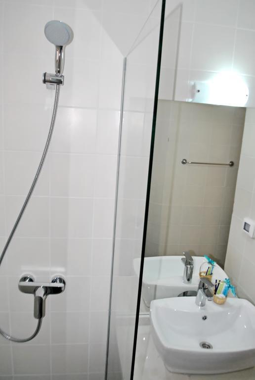 Double Room with Lake View,228238832:JPEG