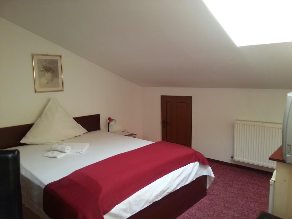 Single Room,236095057:JPEG