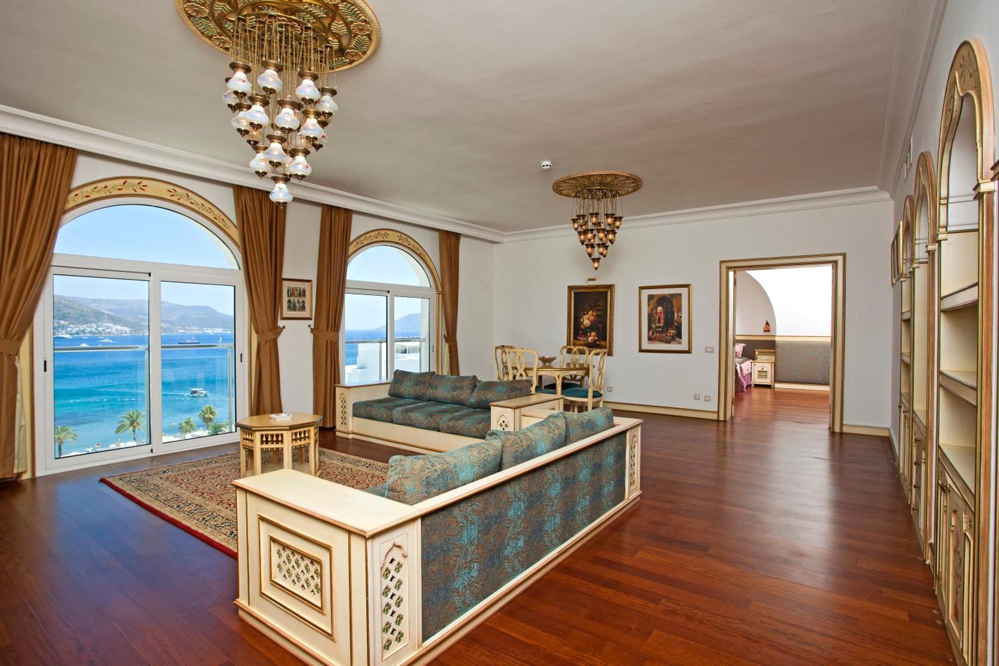 Suită King cu vedere la mare