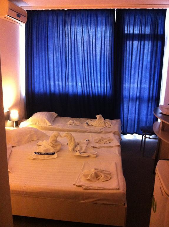 Double Room,323190163:JPEG