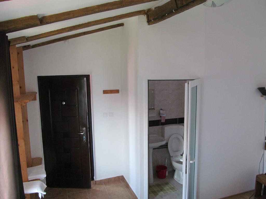 Cameră dublă cu baie privată