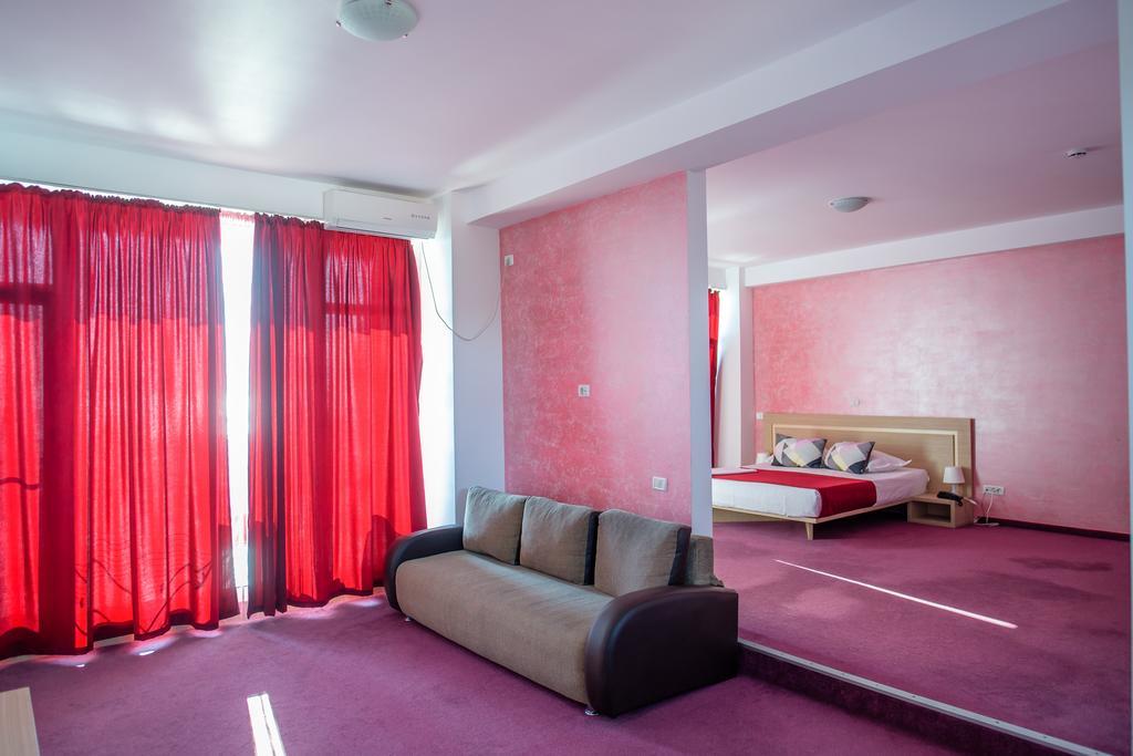 One-Bedroom Suite,37286797:JPEG