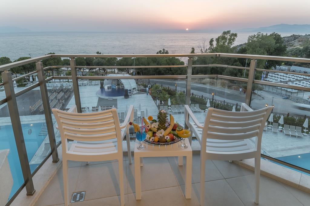 Cameră dublă superioară cu vedere la mare