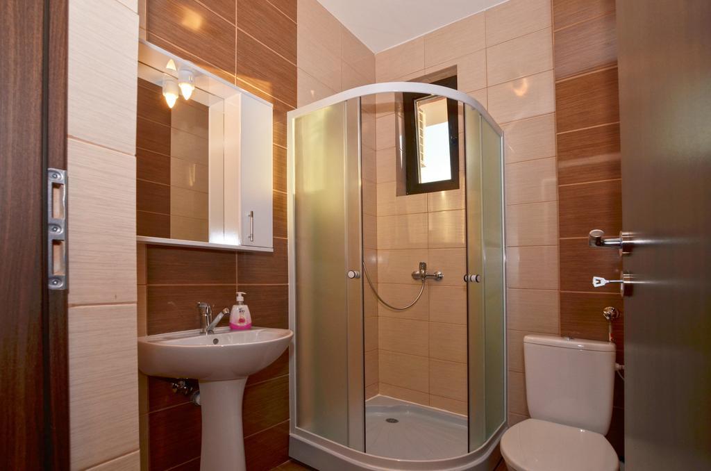 Cameră triplă cu balcon