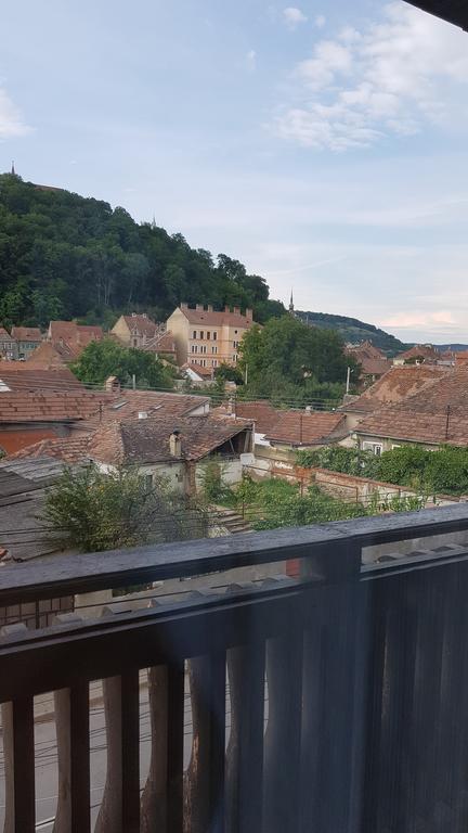 Cameră dublă cu vedere la munte