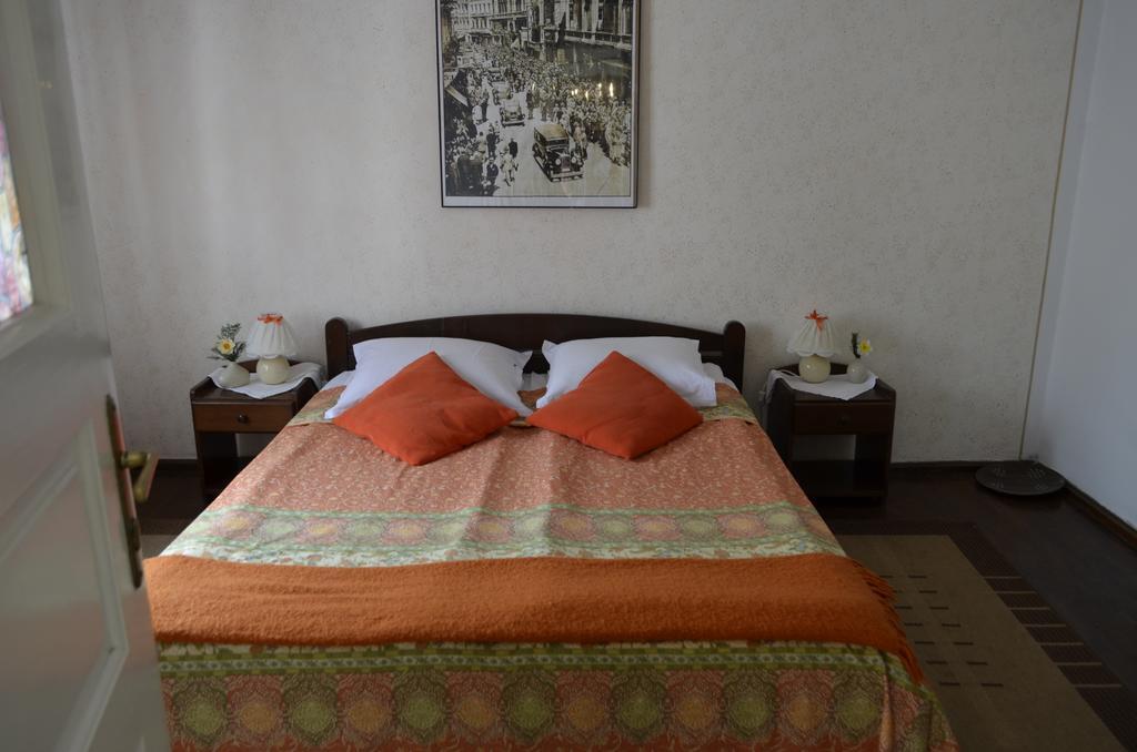 Cameră dublă cu baie privată