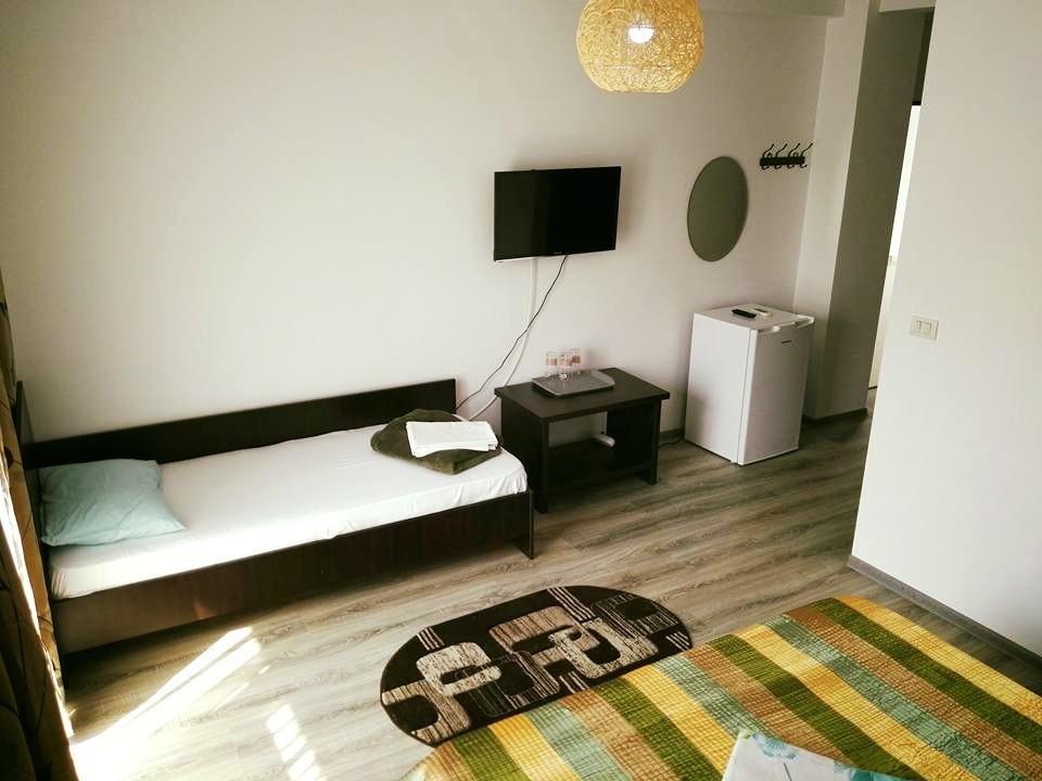 Cameră triplă cu balcon