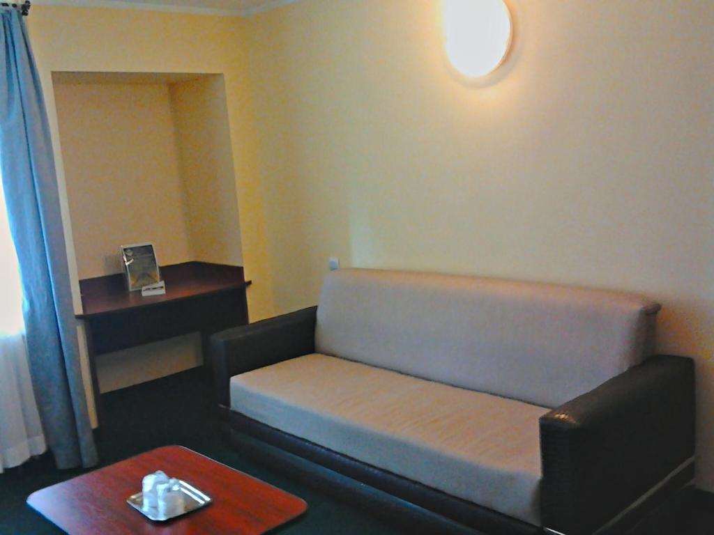 Family Room,44254330:JPEG
