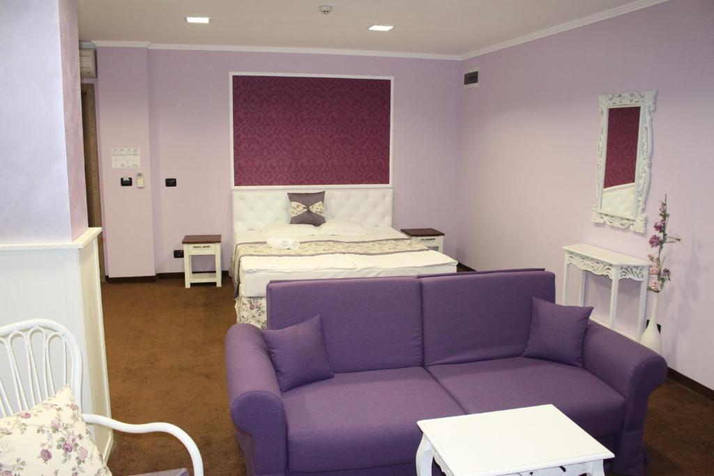 Studio with Park View,917518141:JPEG