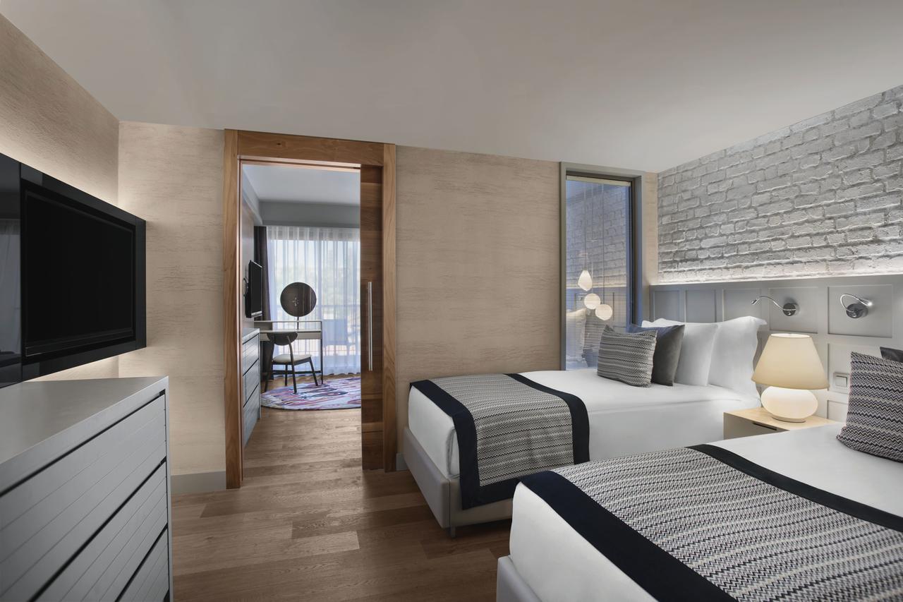 Family Room Side Sea View,1209799495:JPEG