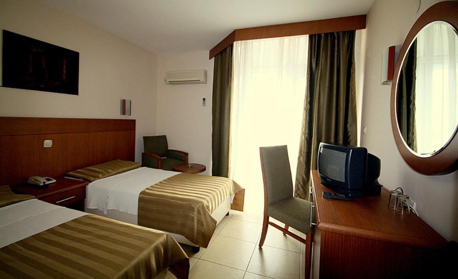 Standard Double Room,63591661:JPEG