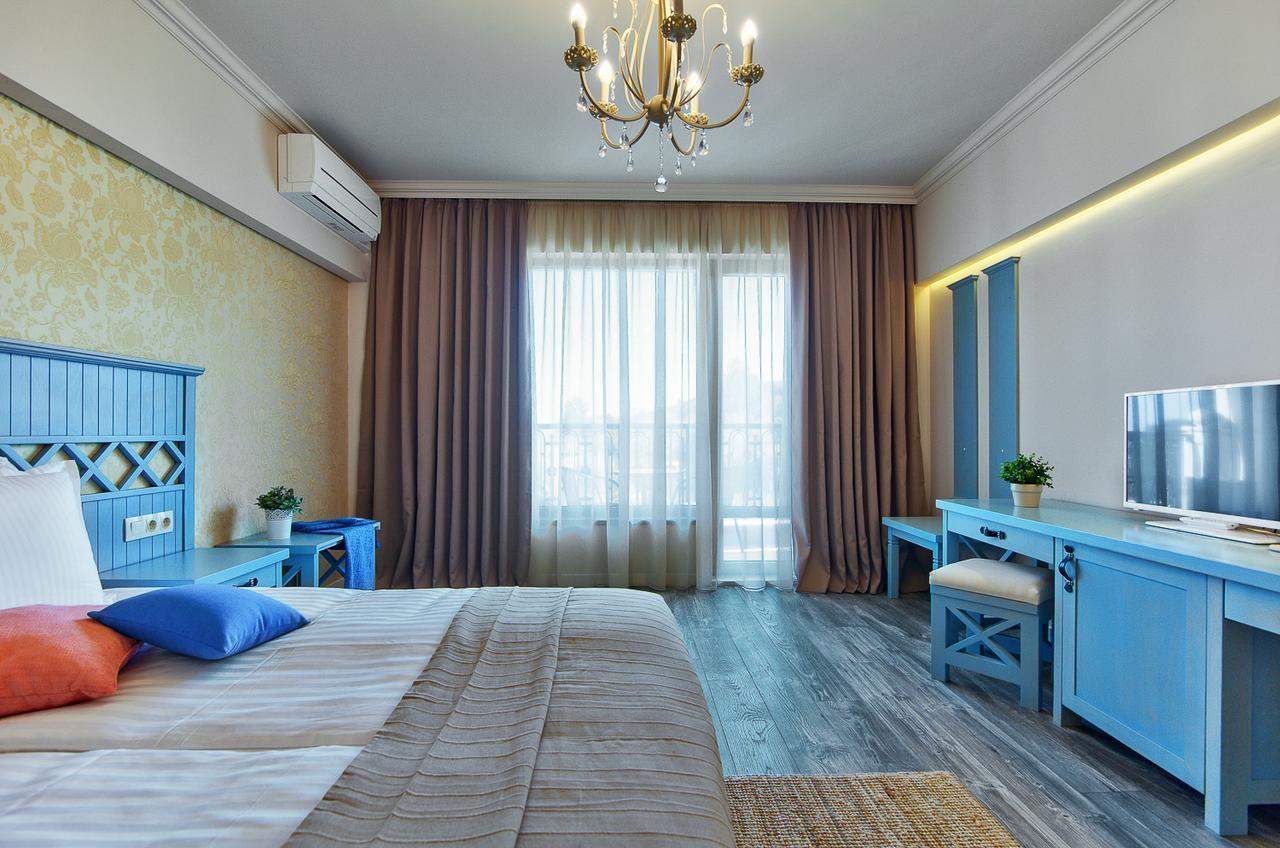 Apartament de familie (4 adulţi + 2 copii)