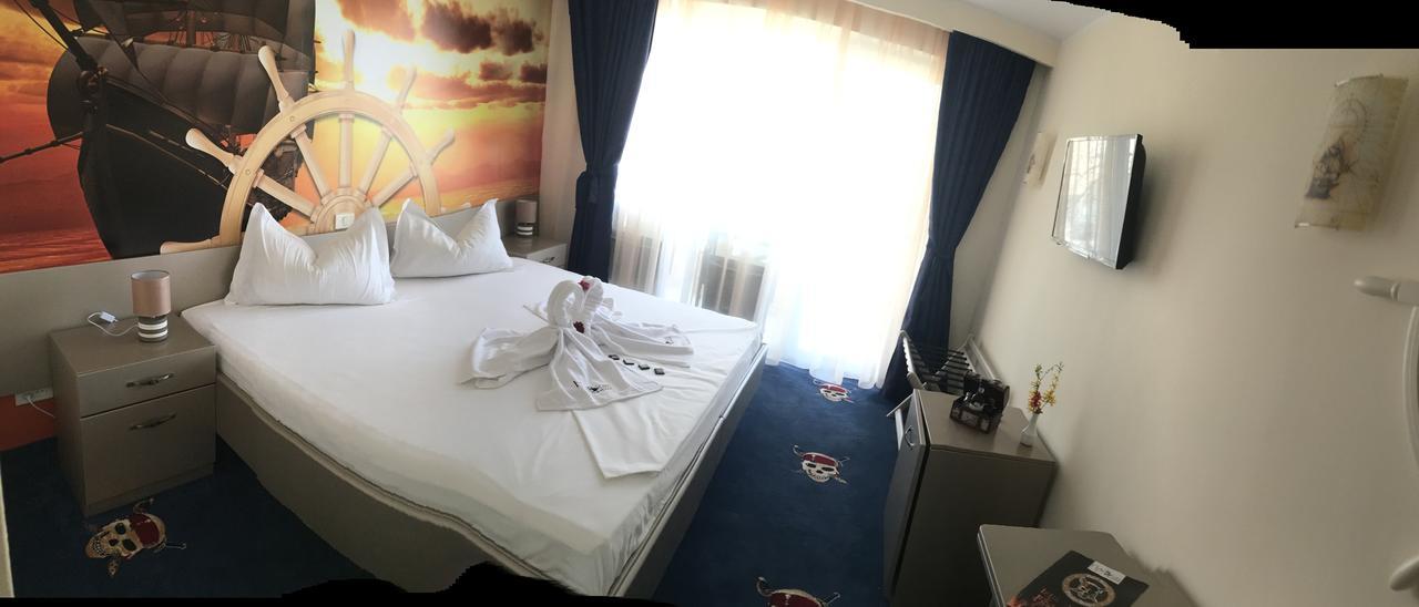 Cameră dublă Privilege cu vedere laterală la mare