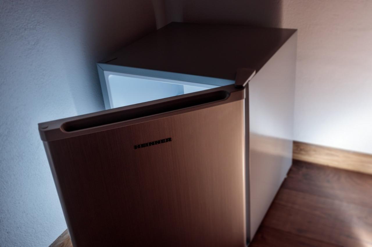 Large Double Room,653372847:JPEG