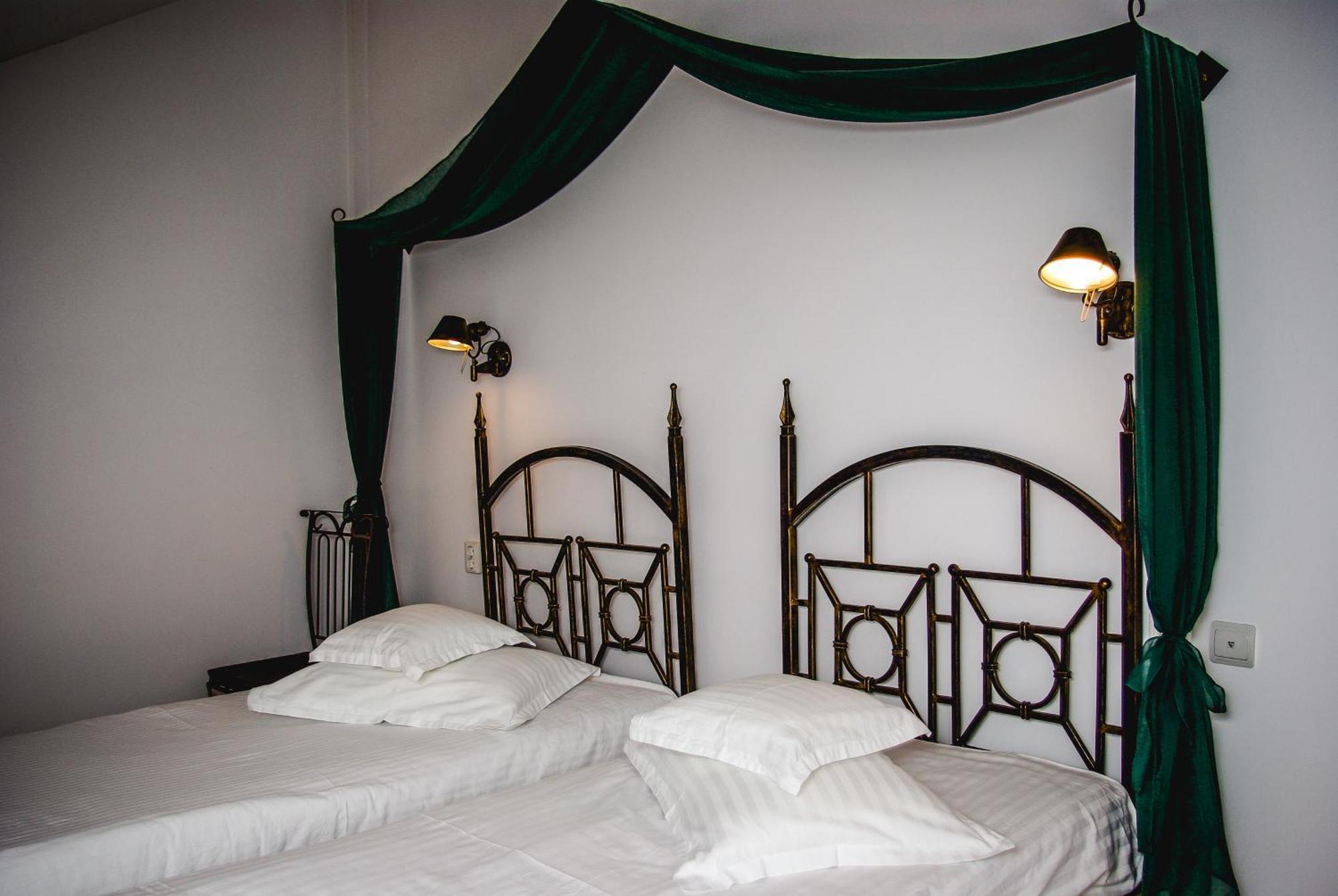 Twin Room,254451357:JPEG