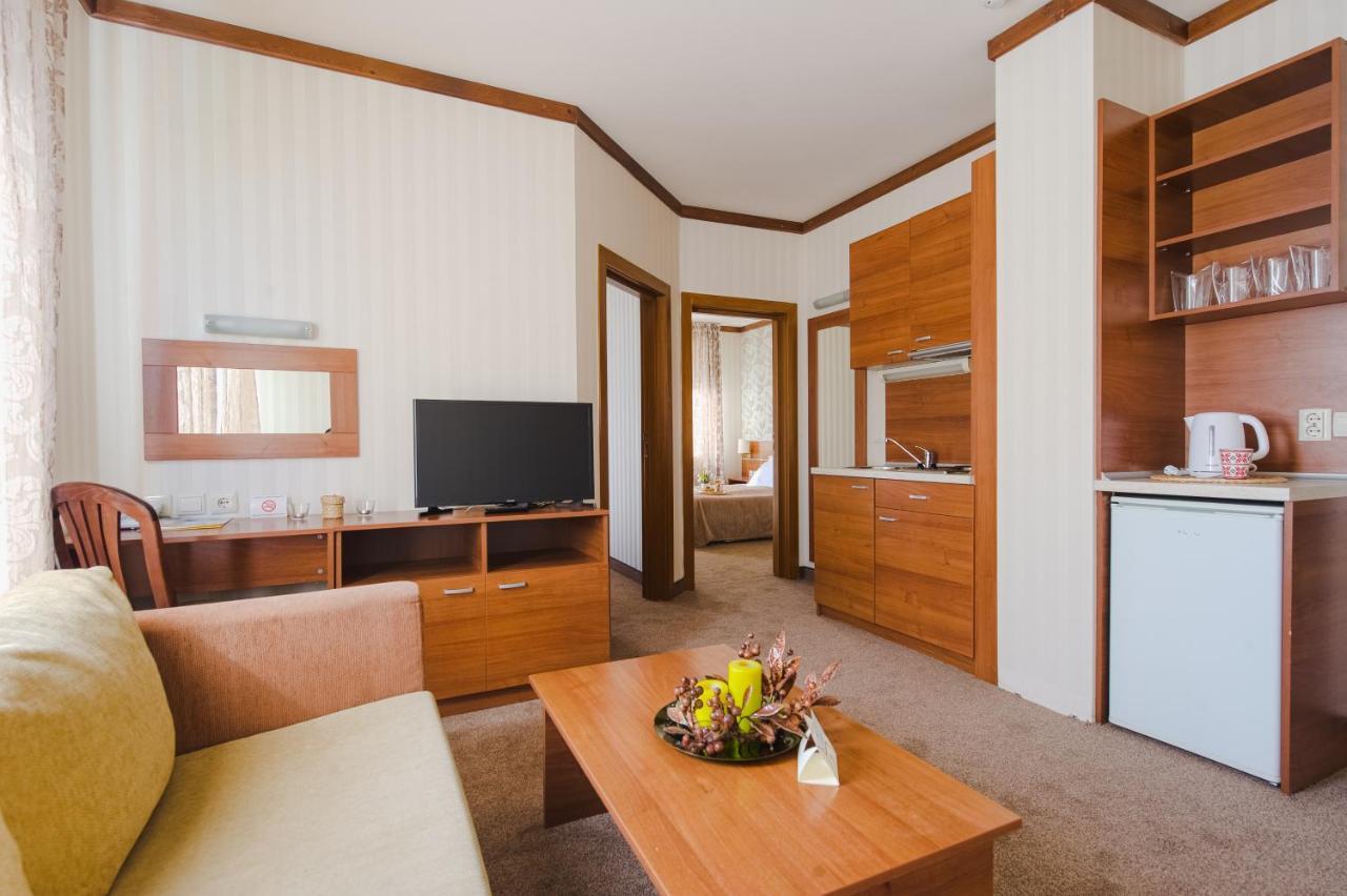 Two-Bedroom Apartment,733184608:JPEG