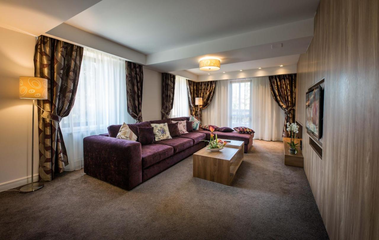 Deluxe Apartment with Fireplace and Balcony - Eden Principal,737951743:JPEG