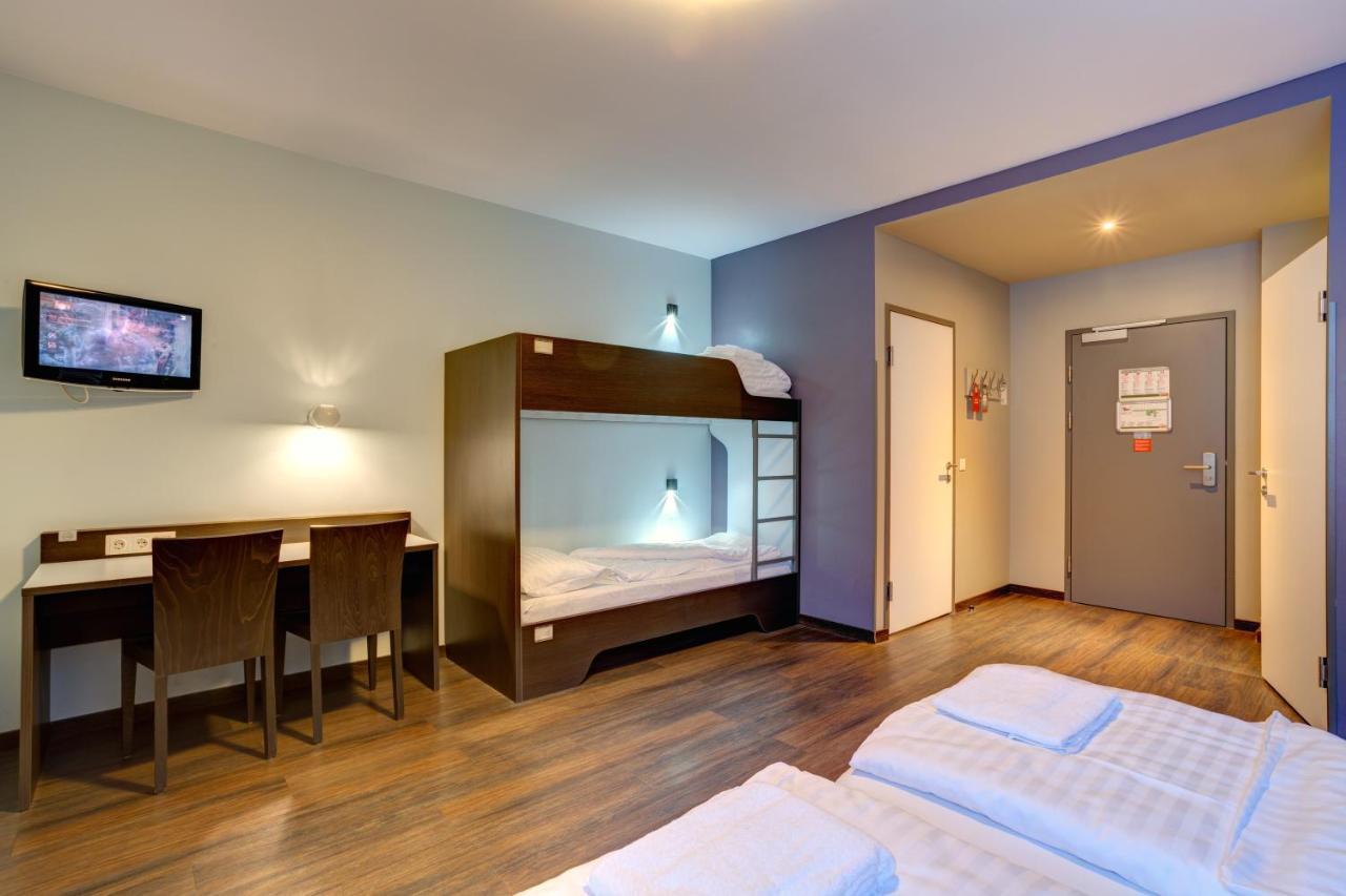 Quad Room,742904119:JPEG