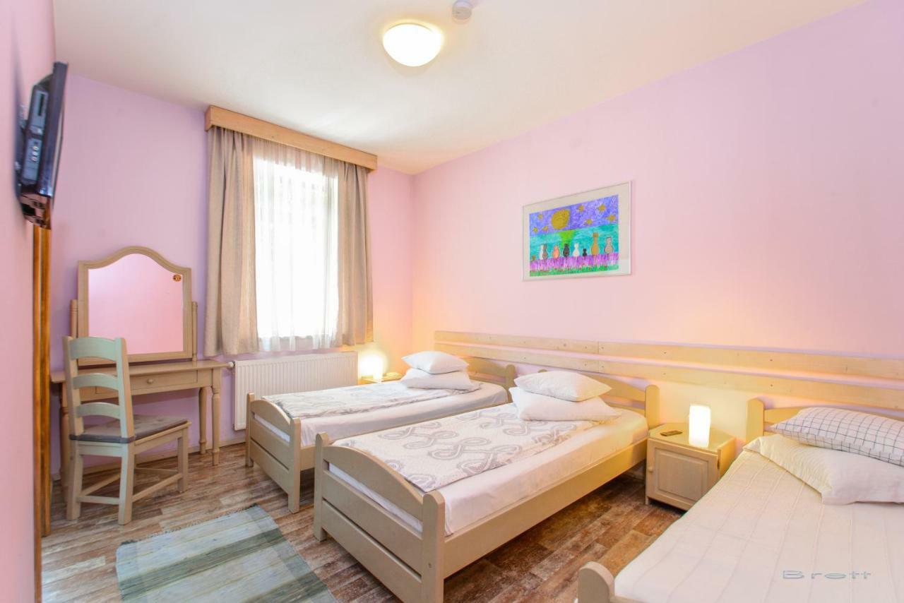 Triple Room,787951524:JPEG