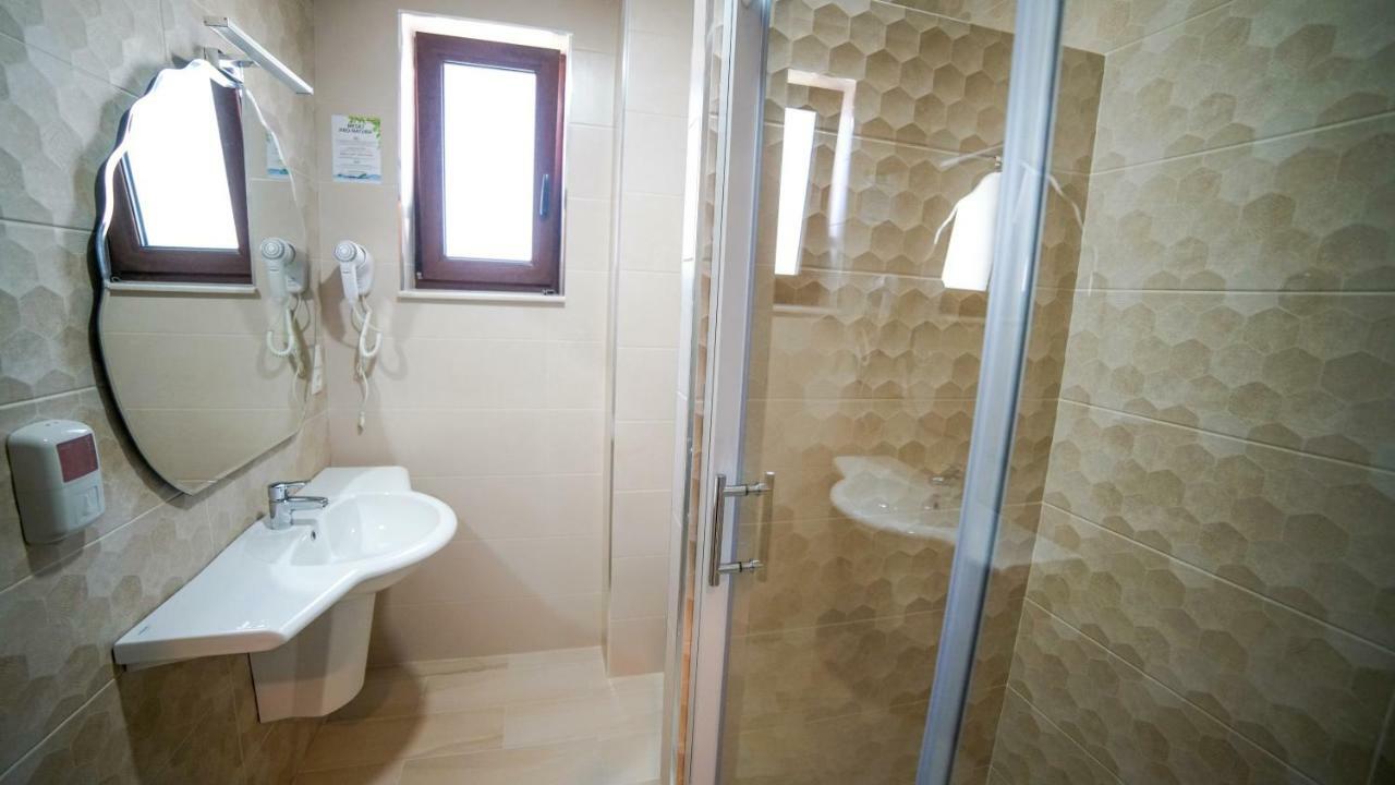 Double Room- Semi-Basement,806129916:JPEG