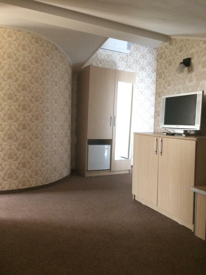 Cameră triplă