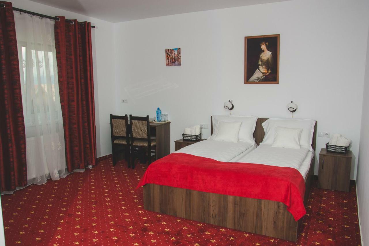 Superior Triple Room,827290487:JPEG