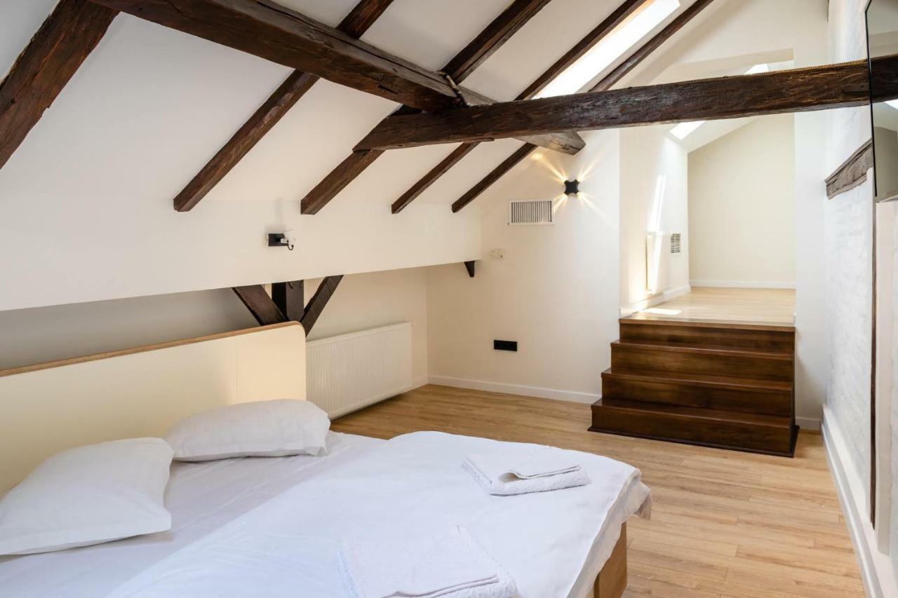 Two-Bedroom Apartment,845951306:JPEG