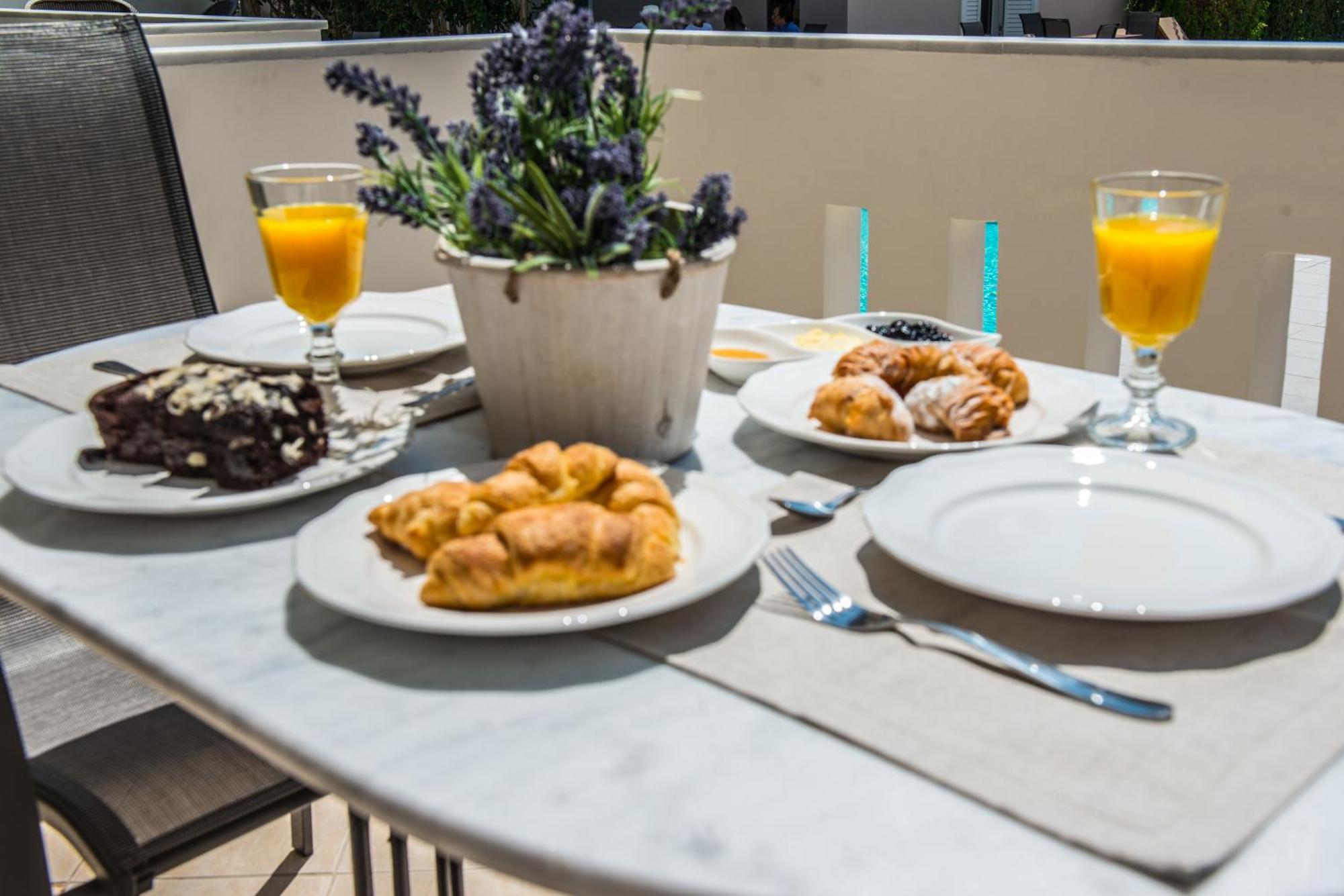 Superior Suite,863718407:JPEG