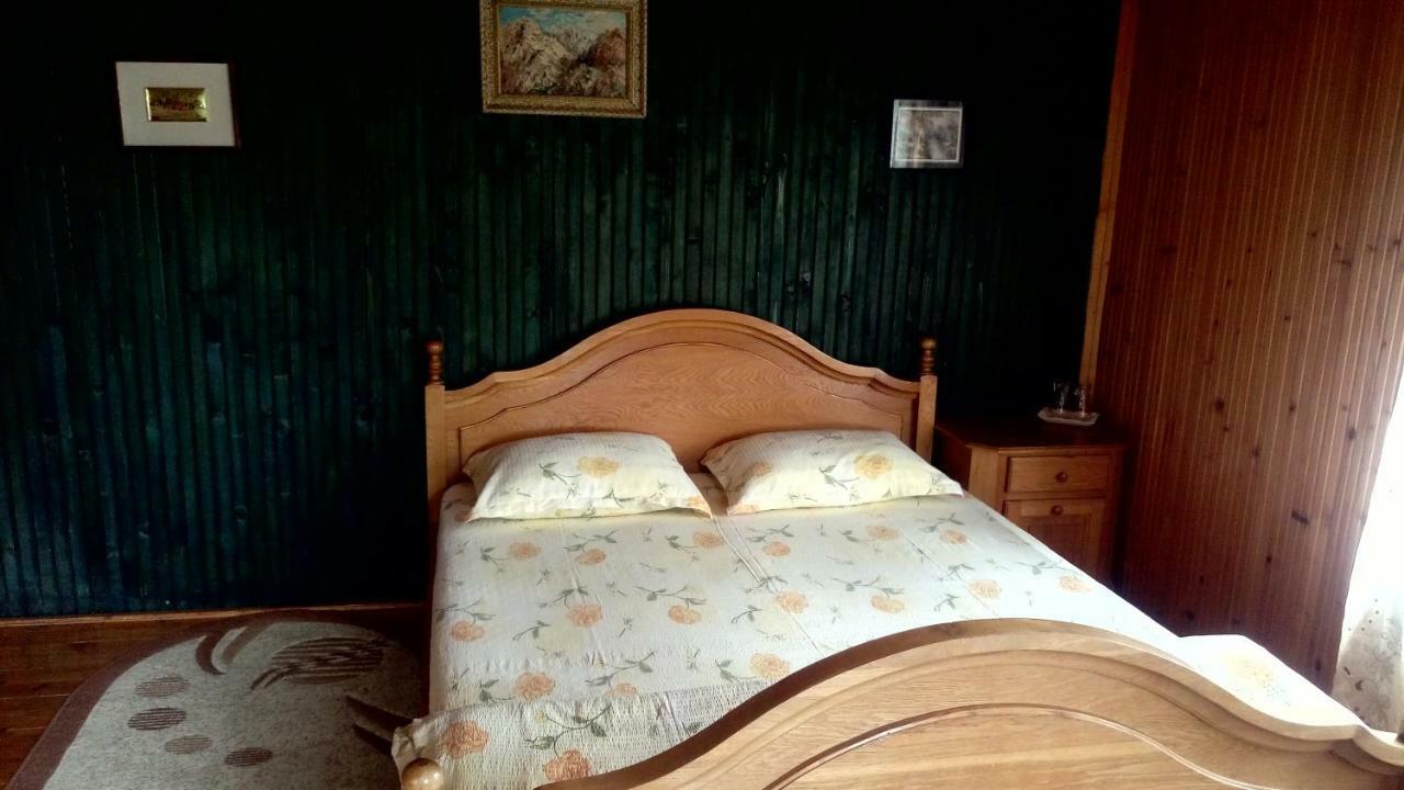 Cameră dublă cu vedere la munte