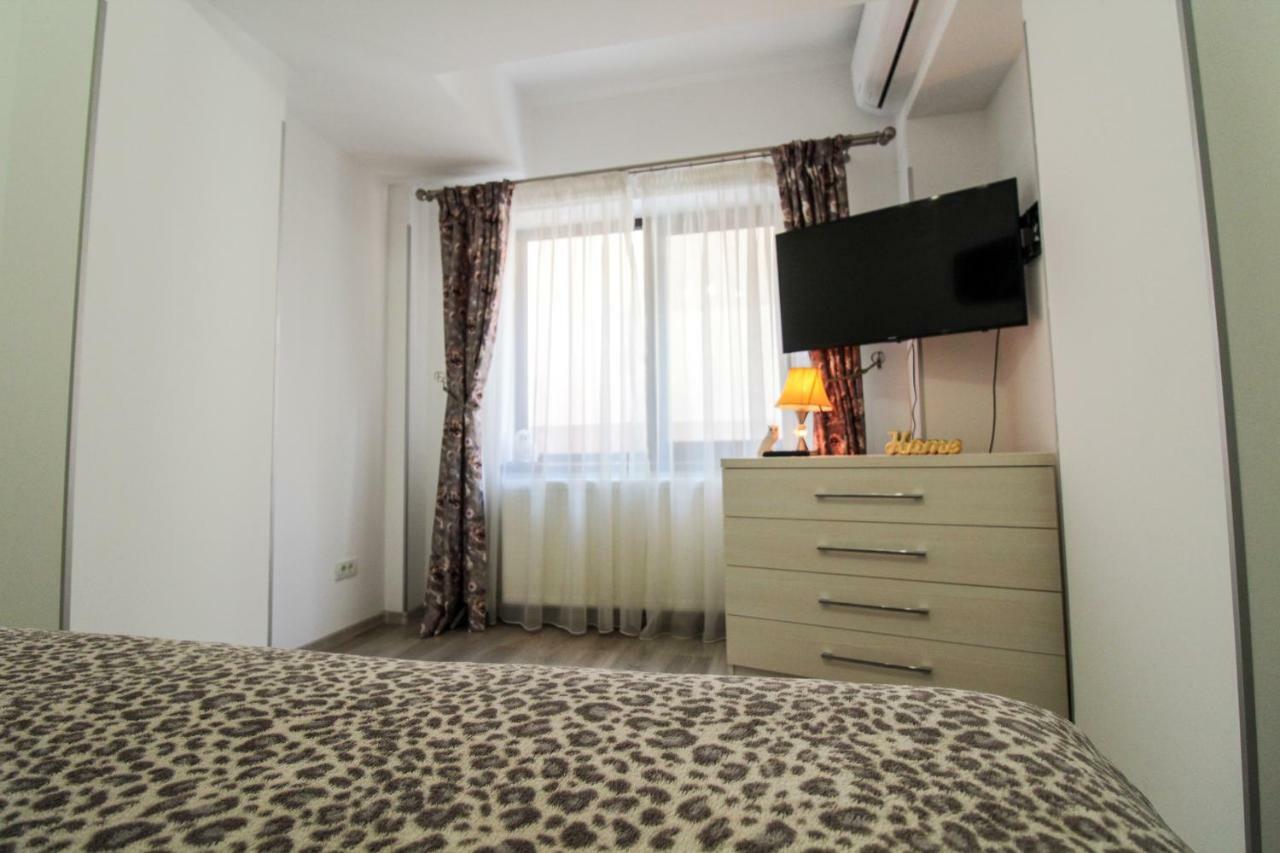 One-Bedroom Apartment,1015013737:JPEG