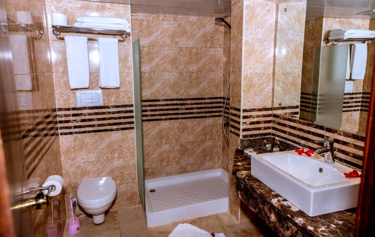Cameră dublă Deluxe cu vedere laterală la mare