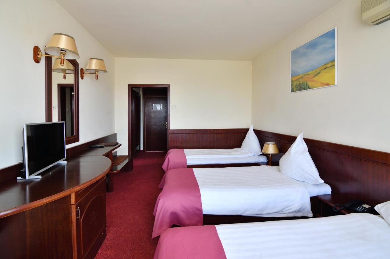 Triple Room,979452034:JPEG